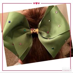 Dr. Seuss Hair Bow by Bellissimo Bows 🐱
